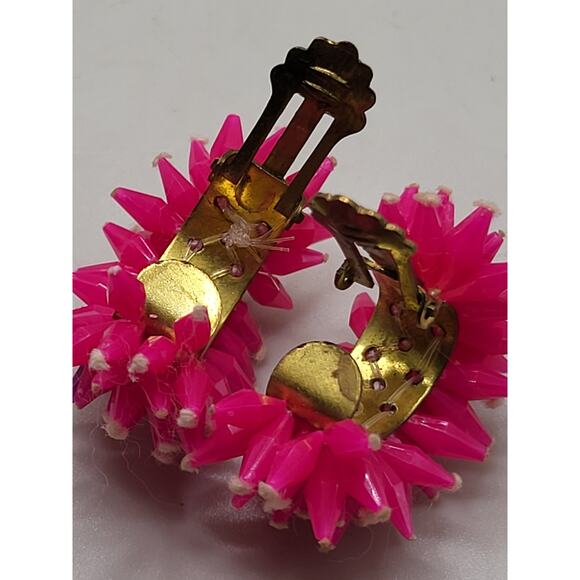 Vintage Austria Hot Pink Plastic Spike Bead Clip On Earrings 1950s - Picture 9 of 9